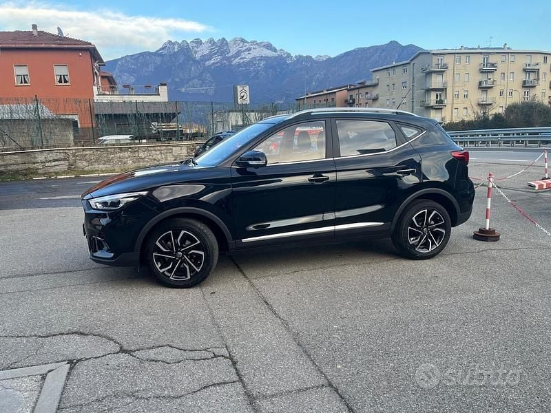 Usata MG ZS Luxury 106 CV (77 kW) 2024 Nero SUV