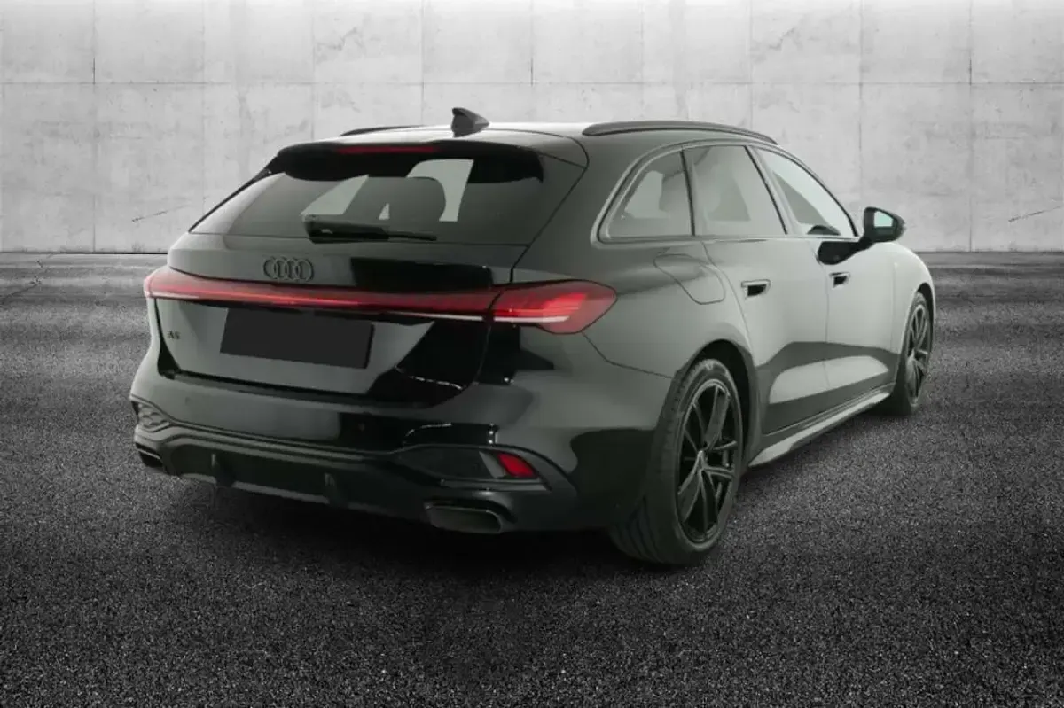 Usata Audi A5 S-Line 150 CV (110 kW) 2025 Nero Station wagon