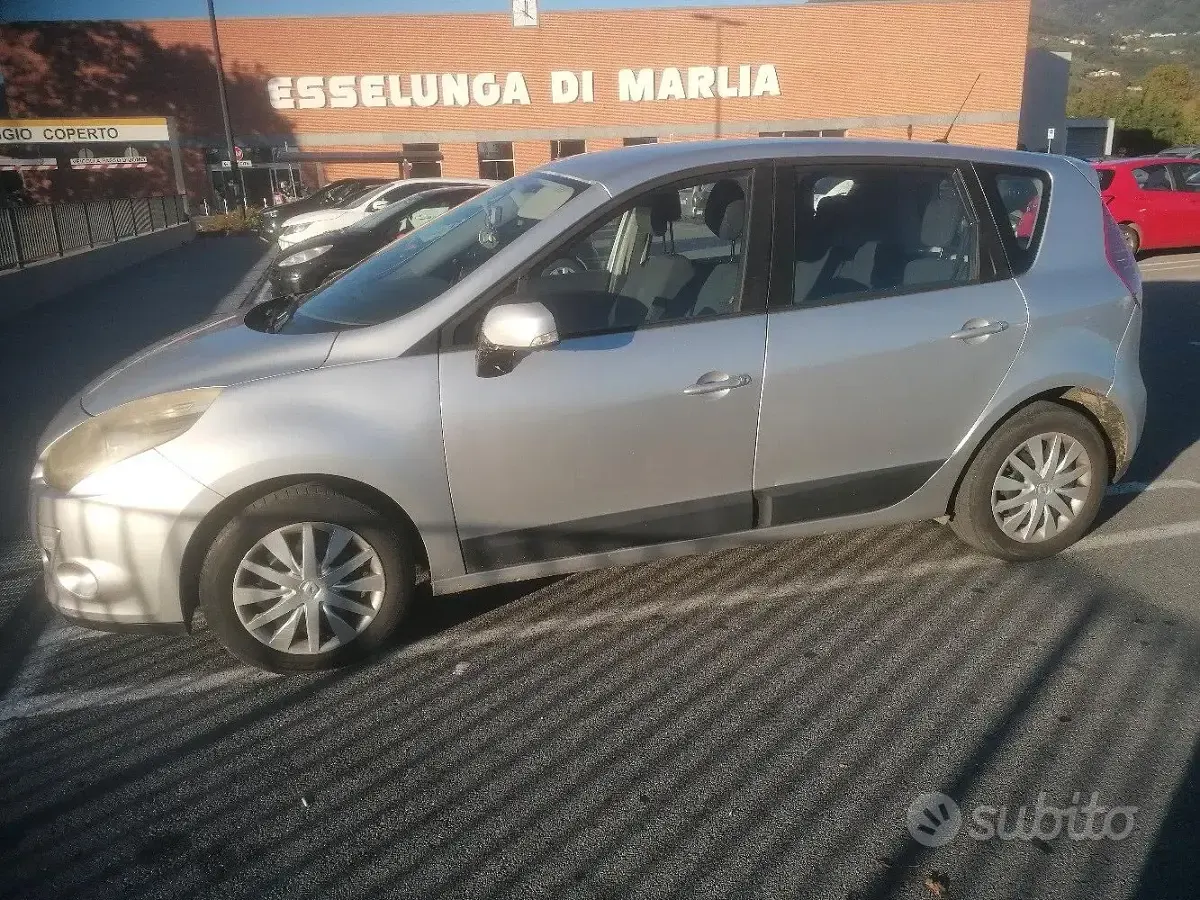Usata Renault Scenic E-Tech 2010 Grigio Berlina