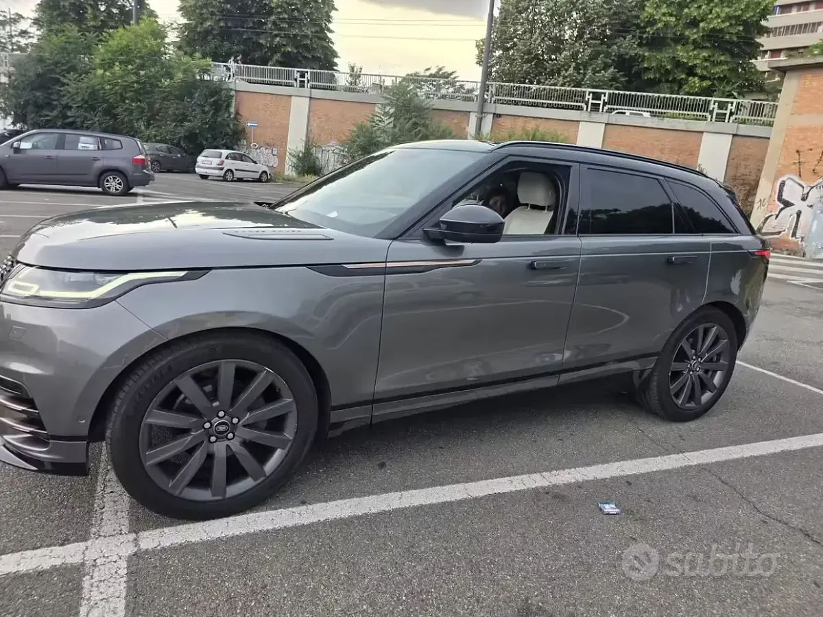 Usata Land Rover Range Rover Velar R-Dynamic 241 CV (177 kW) 2017 Grigio SUV