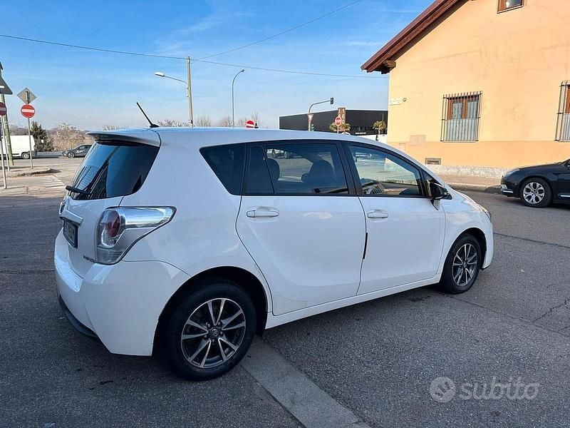 Usata Toyota Verso Style 111 CV (81 kW) 2014 Bianco Monovolume