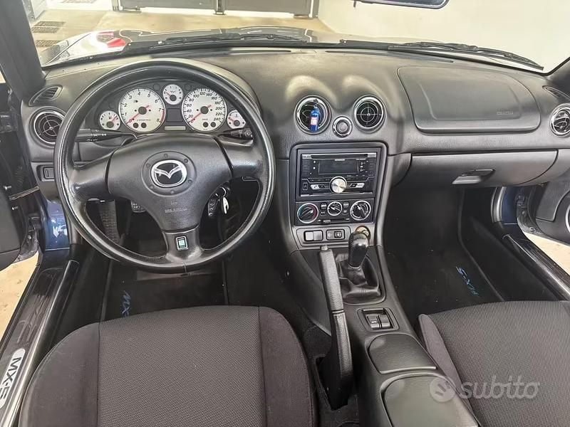 Usata Mazda MX5 110 CV (80 kW) 2003 Blu Cabrio