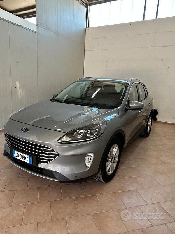Usata Ford Kuga Titanium 120 CV (88 kW) 2020 Grigio SUV