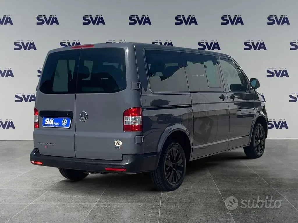 Usata VW Transporter 140 CV (102 kW) 2015 Grigio Furgone