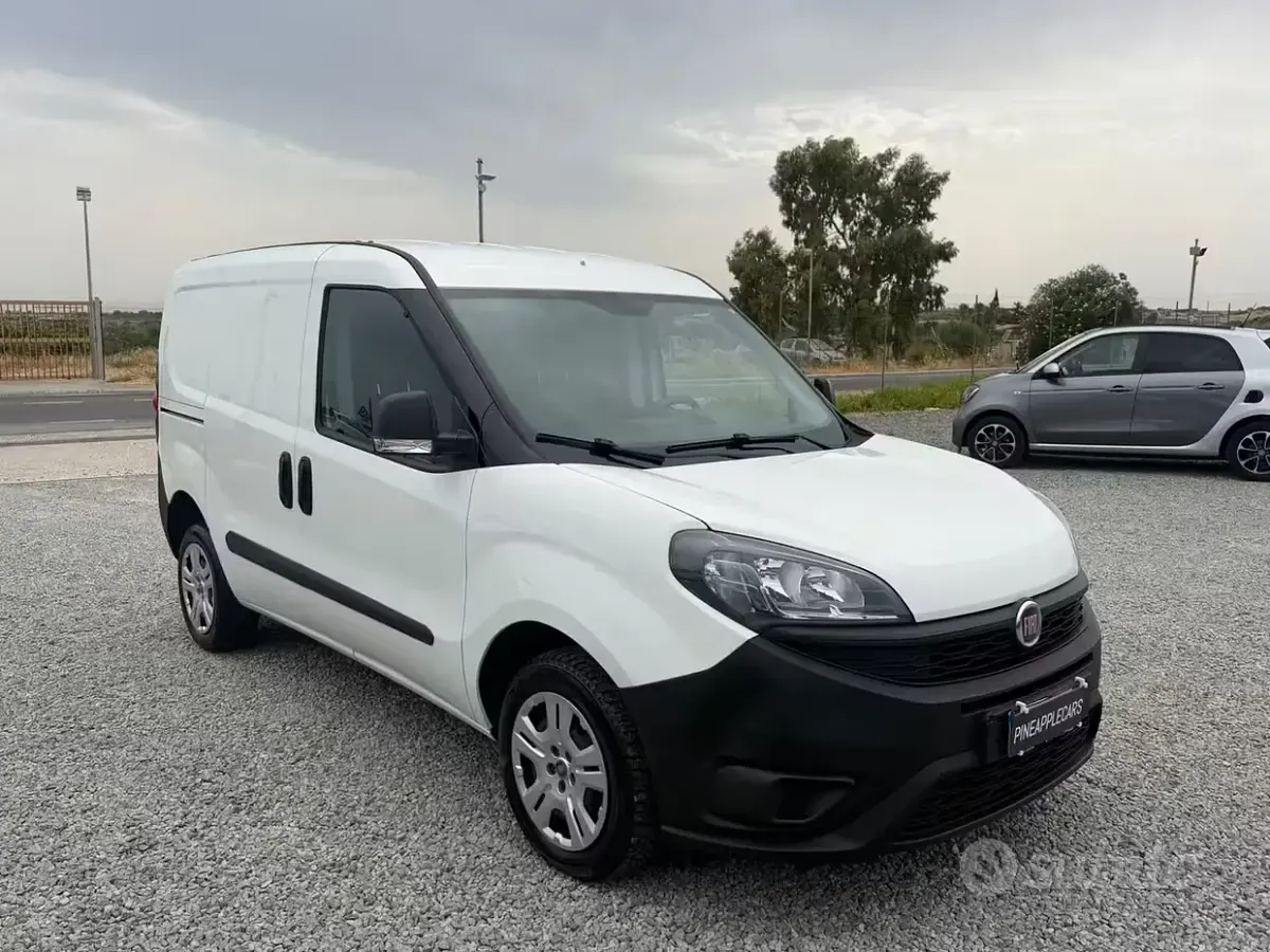 Usata Fiat Doblò 95 CV (69 kW) 2021 Bianco Monovolume