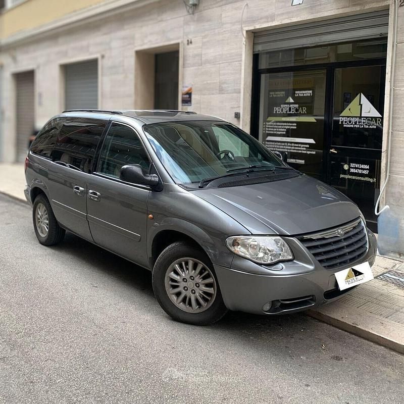 Gray Usata 2007 Chrysler Grand Voyager Monovolume | 1950 € (Buon prezzo) - Immagine 1/4