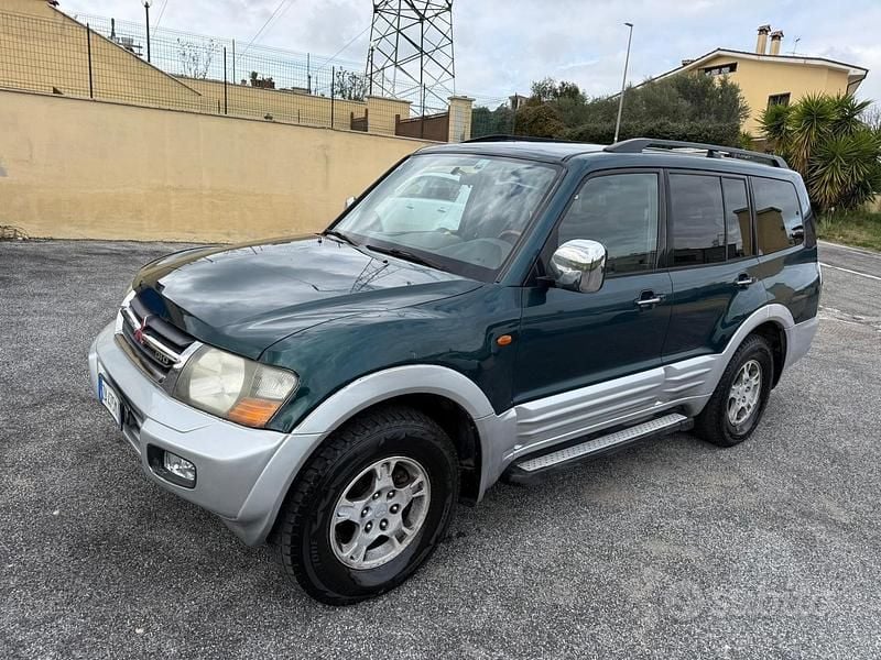 Usata Mitsubishi Pajero 160 CV (117 kW) 2004 Blu SUV