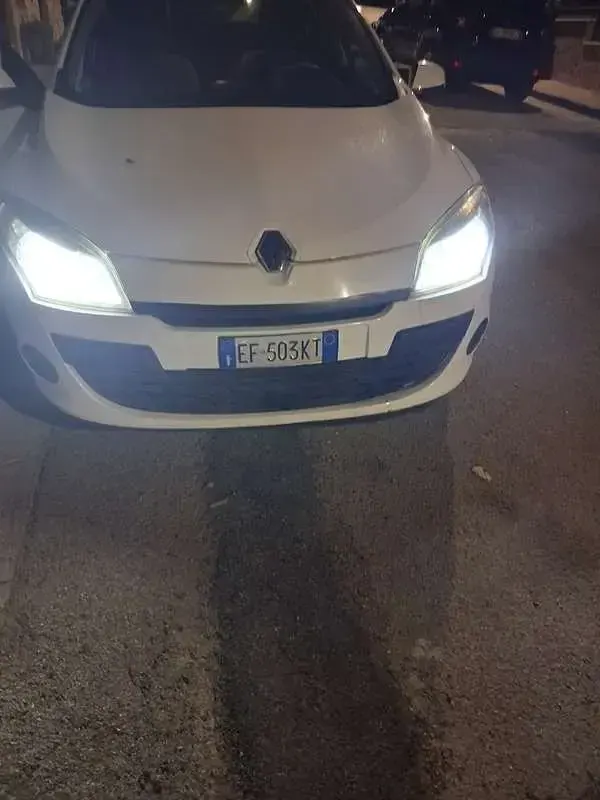 Usata Renault Mégane III Dynamique 82 CV (60 kW) 2010 Berlina