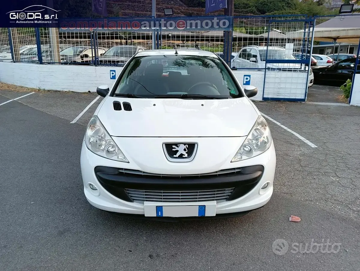 Usata Peugeot 206+ 68 CV (50 kW) 2010 Bianco Utilitaria