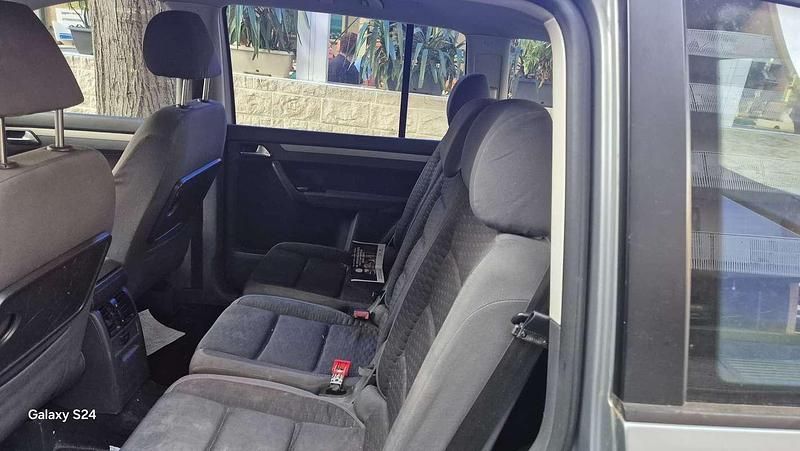 Argento Usata 2009 VW Touran Trendline Monovolume | 3400 € (Ottimo prezzo) - Immagine 1/4