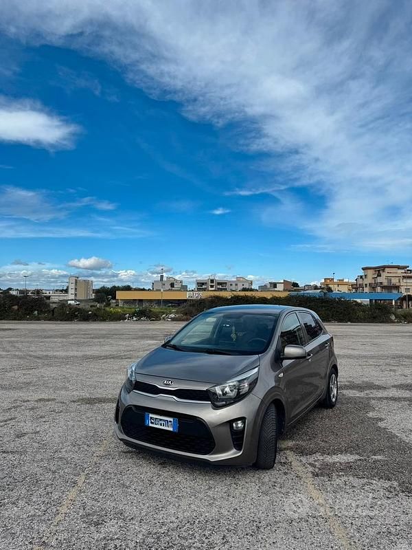 Usata Kia Picanto 67 CV (49 kW) 2017 Grigio Utilitaria
