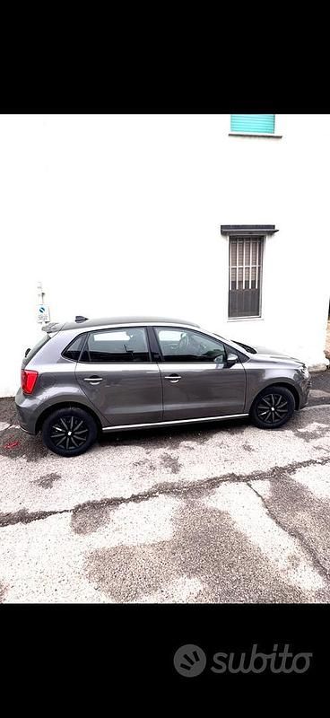 Usata VW Polo Comfortline 75 CV (55 kW) 2015 Grigio Berlina