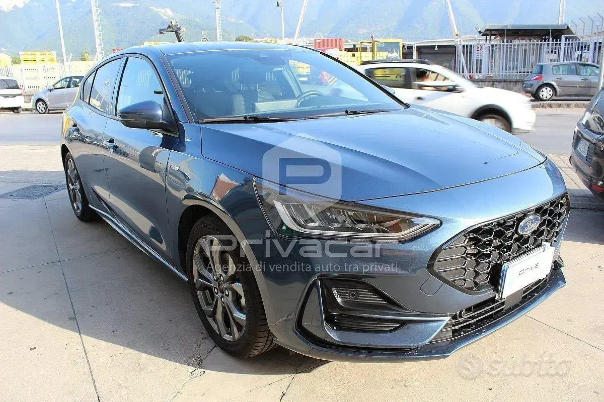 Usata Ford Focus ST-Line 125 CV (91 kW) 2023 Bluazzurro Utilitaria