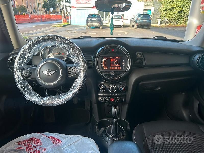 Usata Mini ONE 90 CV (66 kW) 2016 Verde Utilitaria