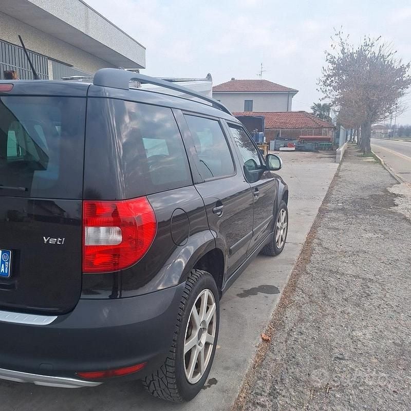 Usata Skoda Yeti 110 CV (80 kW) 2011 SUV