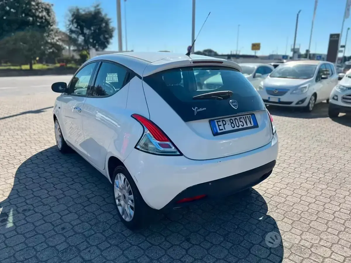 Gebraucht Lancia Ypsilon S 69 PS (50 kW) 2013 Weiß Kleinwagen