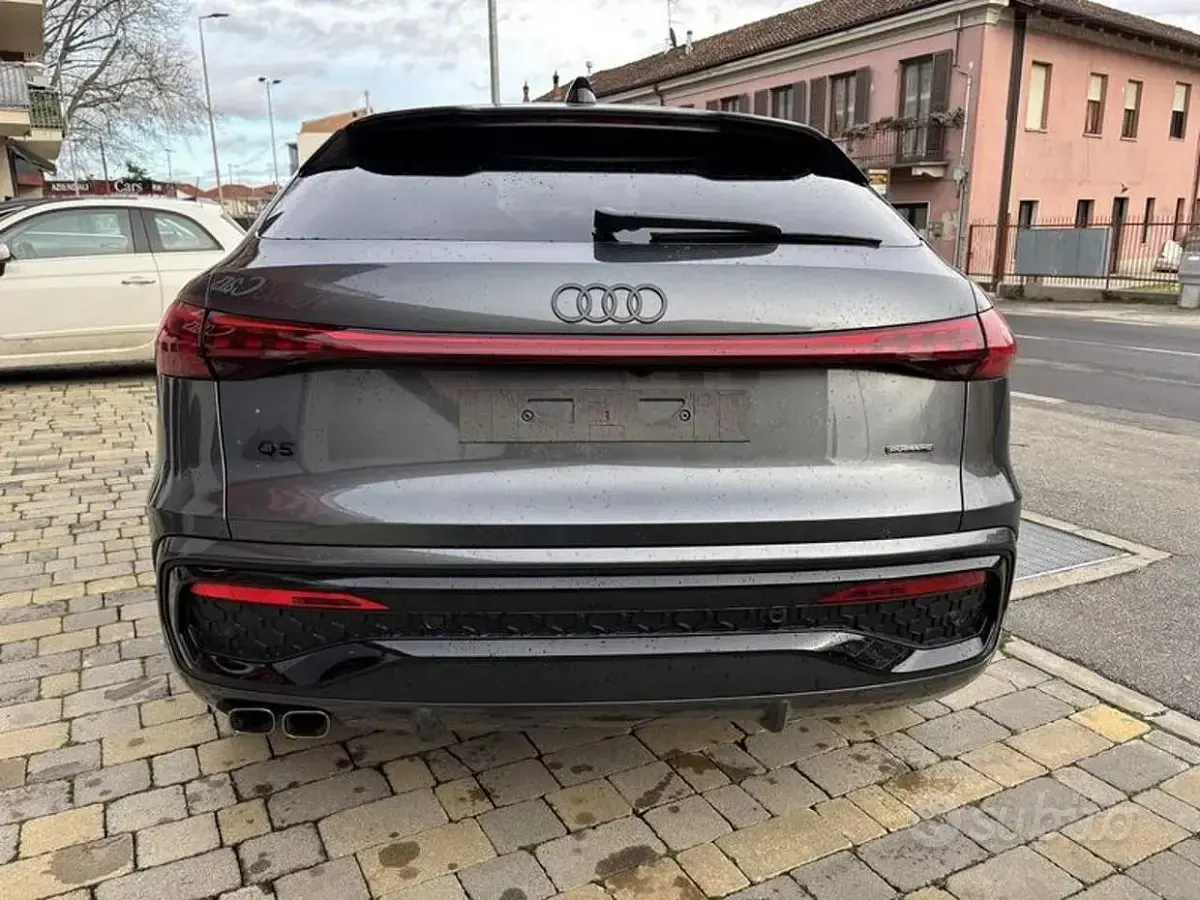 Nuova Audi Q5 Sportback Ambiente 204 CV (150 kW) 2026 Grigio SUV