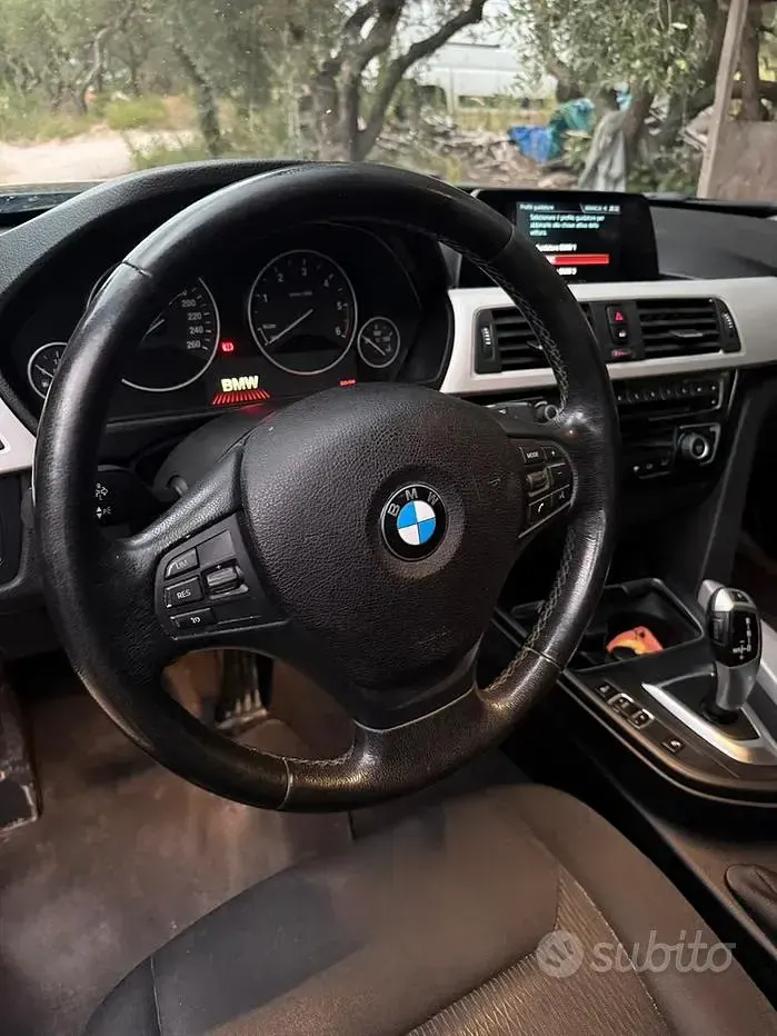 Usata BMW 318 Efficient Dynamics 150 CV (110 kW) 2018 Nero Station wagon
