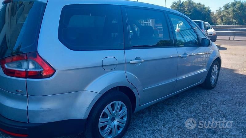 Usata Ford Galaxy 163 CV (119 kW) 2010 Grigio Monovolume