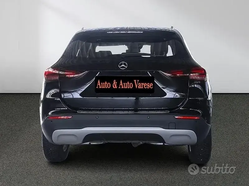 Usata Mercedes GLA200 163 CV (119 kW) 2024 Nero SUV