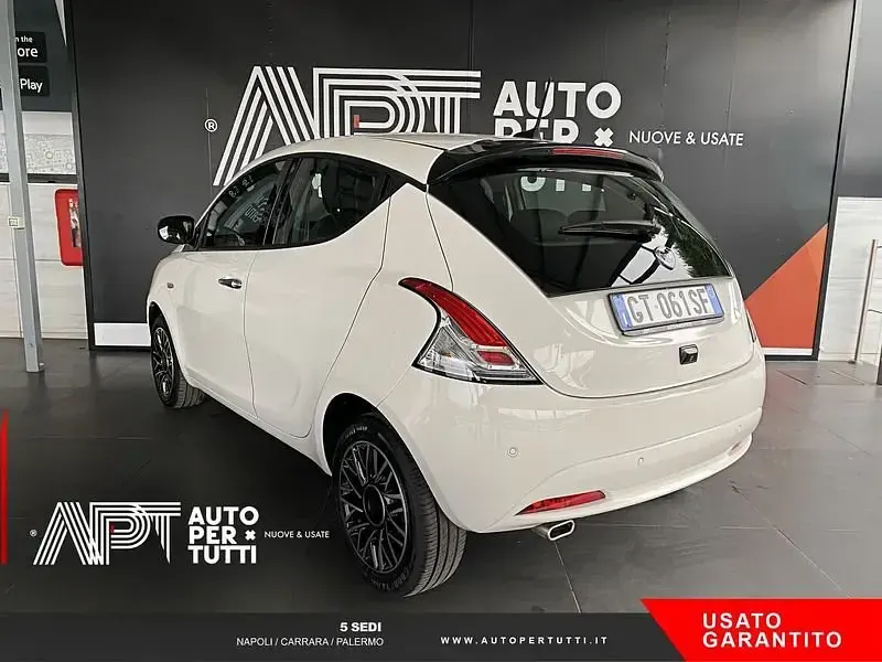 Usata Lancia Ypsilon S 69 CV (50 kW) 2024 Bianco Utilitaria
