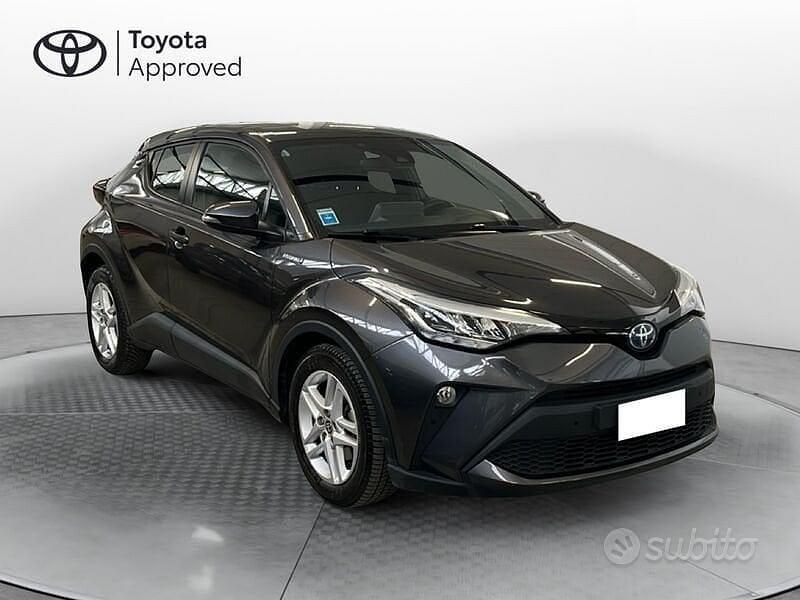 Second-hand Toyota C-HR Active 122 CP (89 kW) 2022 Gri SUV