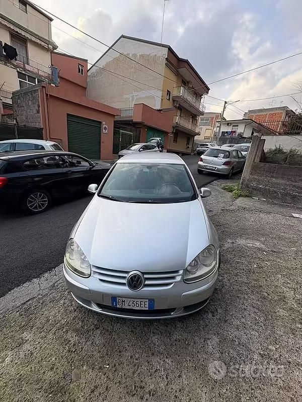 Usata VW Golf IV 105 CV (77 kW) 2004 Grigio Berlina