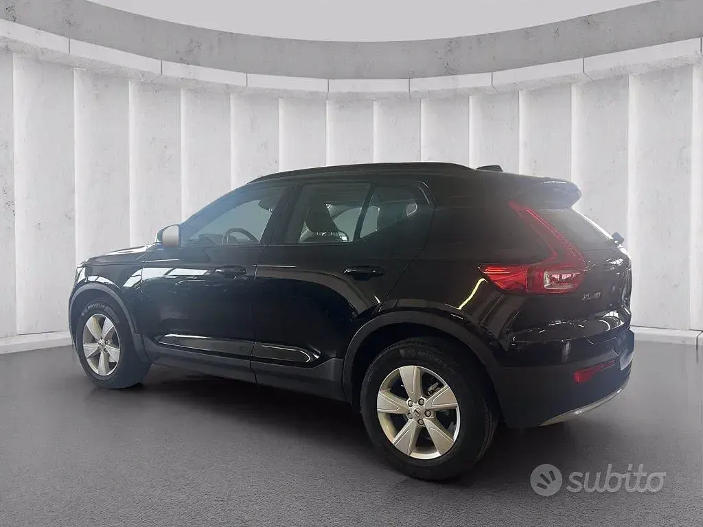 Usata Volvo XC40 129 CV (94 kW) 2023 Nero SUV