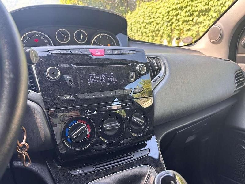 Usata Lancia Ypsilon Silver 95 CV (69 kW) 2014 Utilitaria