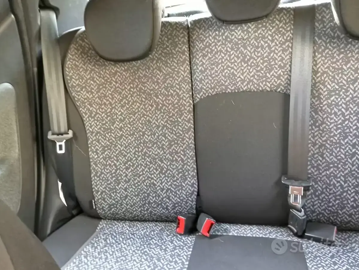 Usata Lancia Ypsilon 69 CV (50 kW) 2018 Rosso Utilitaria