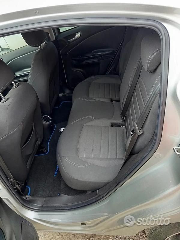 Usata 2016 Alfa Romeo Giulietta Tre volumi | 7500 € (Cara) - Immagine 1/4