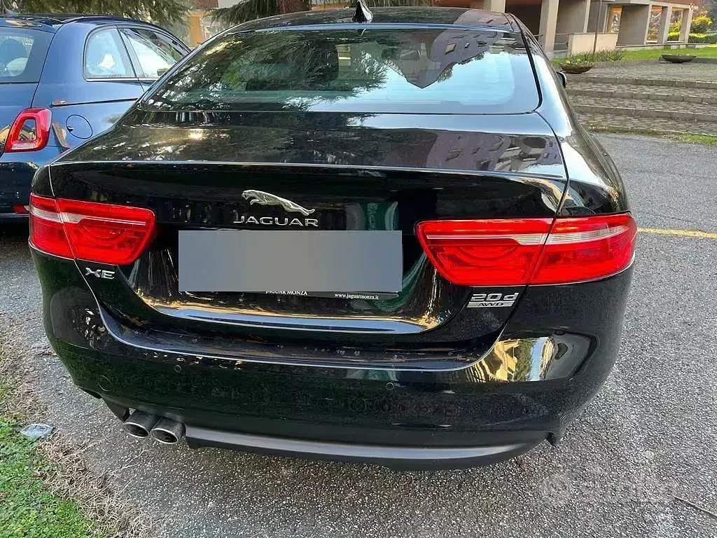 Usata Jaguar XE 180 CV (132 kW) 2017 Nero Berlina
