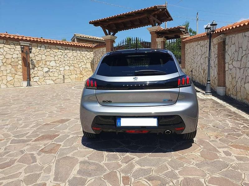 Usata Peugeot 208 GT-line 102 CV (75 kW) 2020 Argento Utilitaria