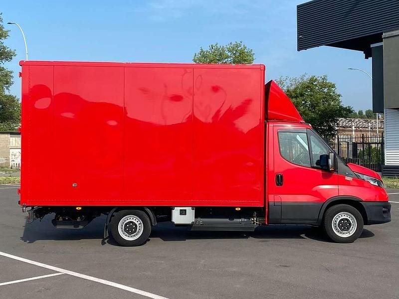 Usata Iveco Daily 136 CV (100 kW) 2021 Rosso Furgone