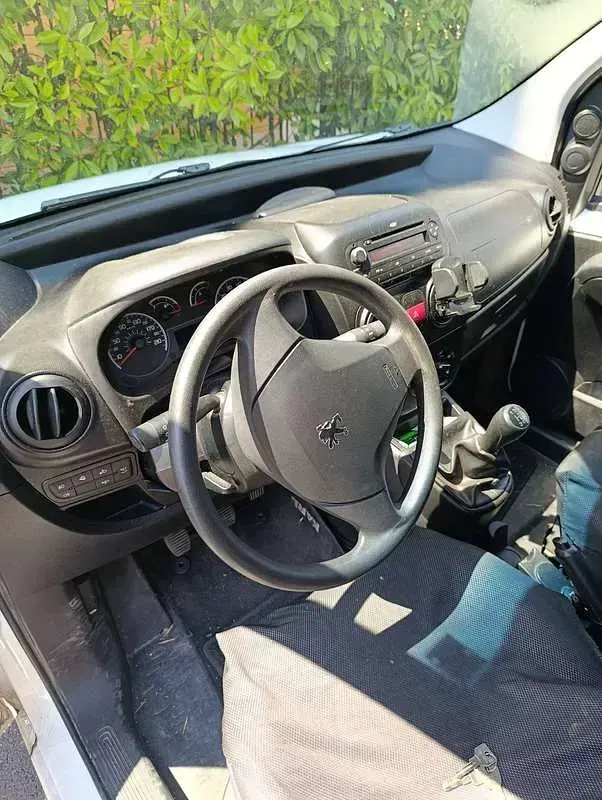 Usata Peugeot Bipper 68 CV (50 kW) 2015 Bianco Monovolume
