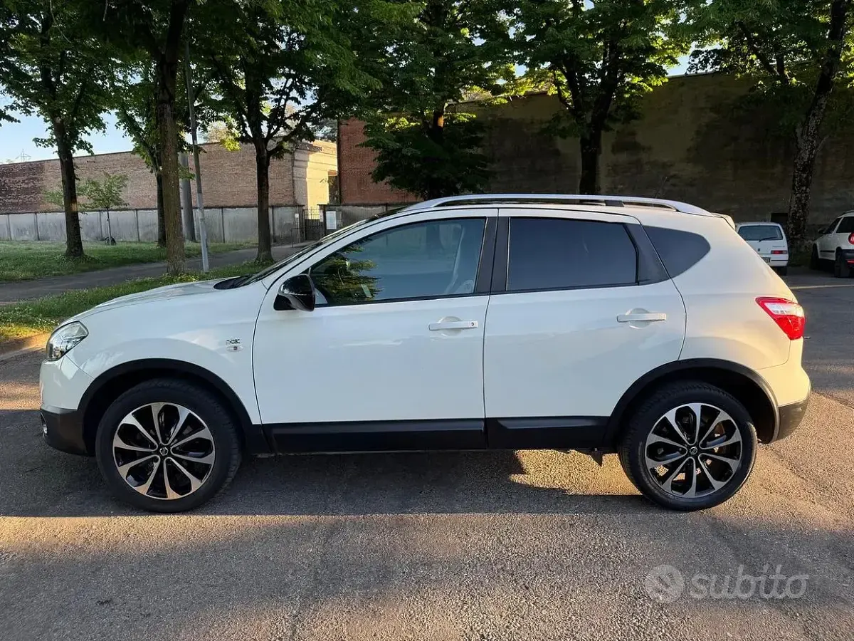 Usata Nissan Qashqai 150 CV (110 kW) 2011 Bianco SUV