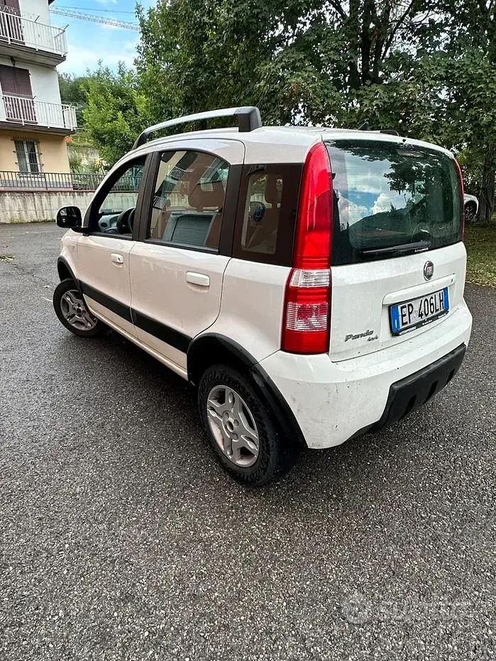 Usata Fiat Panda 4x4 Climbing 75 CV (55 kW) 2012 Bianco Utilitaria