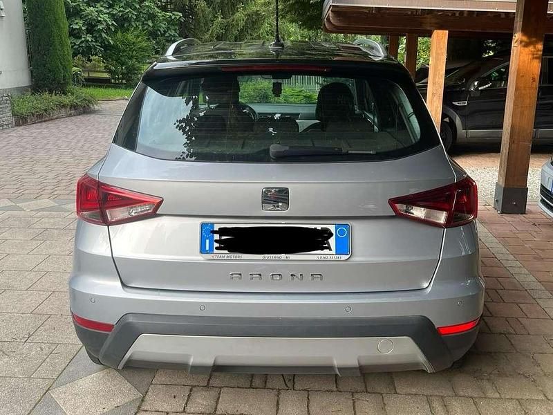 Usata Seat Arona XCELLENCE 110 CV (80 kW) 2021 Argento SUV