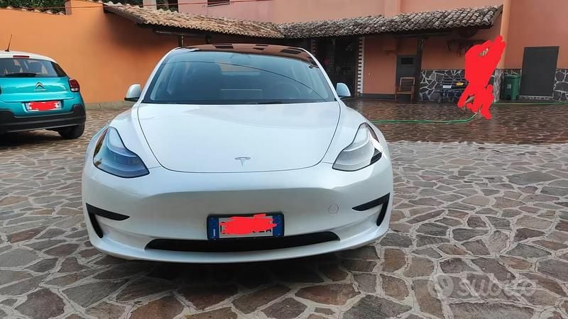 Usata Tesla Model 3 Standard Range 235 kW (320 CV) 2023 Bianco Berlina