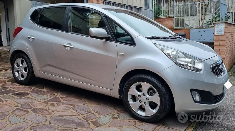 Usata Kia Venga Active 90 CV (66 kW) 2012 Grigio Utilitaria