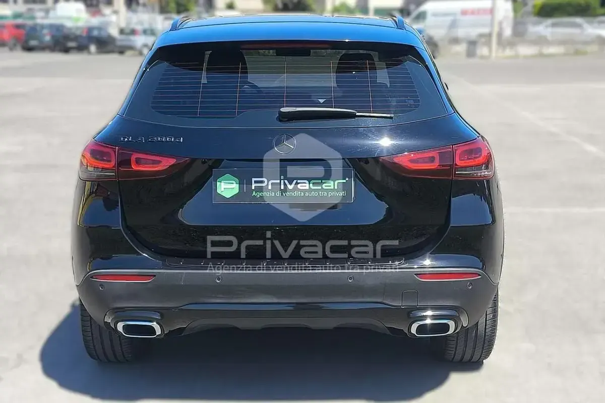 Usata Mercedes GLA200 150 CV (110 kW) 2020 Nero SUV