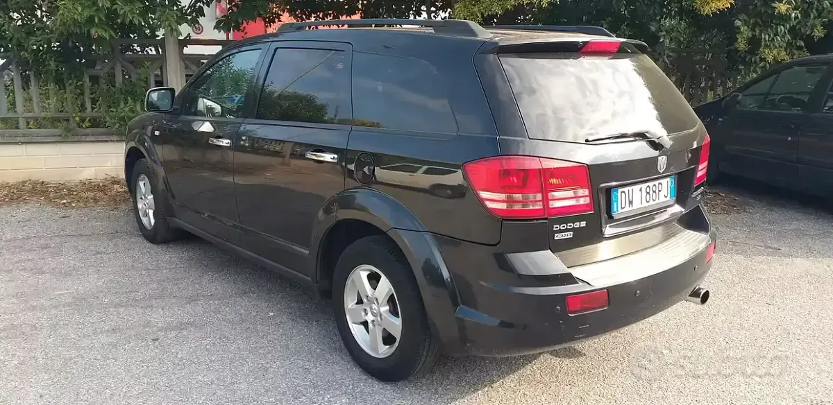 Usata Dodge Journey 140 CV (102 kW) 2009 Nero SUV