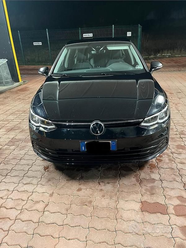 Usata VW Golf VIII Life 116 CV (85 kW) 2020 Nero Berlina