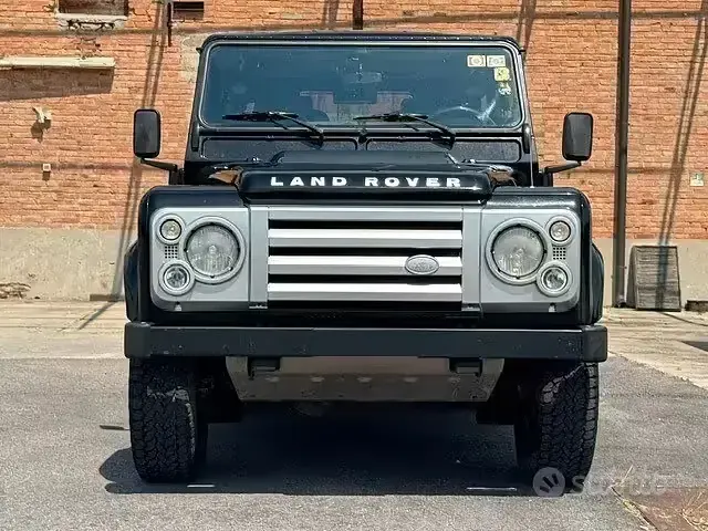 Usata Land Rover Defender 122 CV (89 kW) 2008 Nero SUV