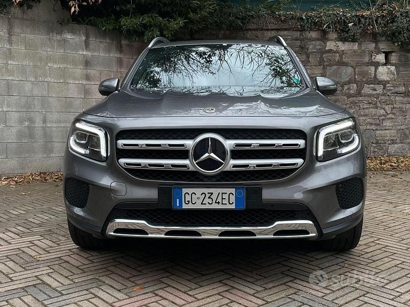 Usata Mercedes GLB200 Premium 163 CV (119 kW) 2020 Grigio SUV
