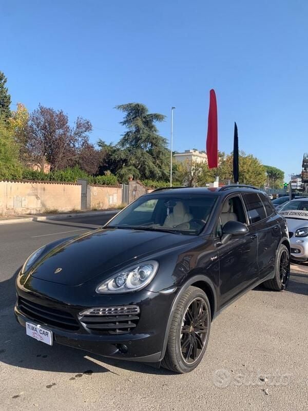 Nero Usata 2011 Porsche Cayenne SUV | 19.999 € - Immagine 1/4