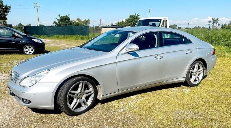 Grigio Usata 2005 Mercedes CLS350 Tre volumi | 8700 € - Immagine 1/4