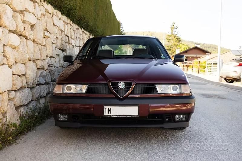 Usata Alfa Romeo 155 126 CV (92 kW) 1993 Rosso Berlina