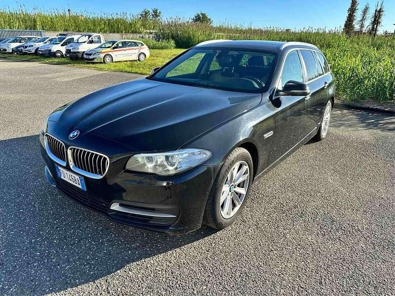 Nero Usata 2016 BMW 518 Station wagon | 8999 € (Super prezzo) - Immagine 1/4