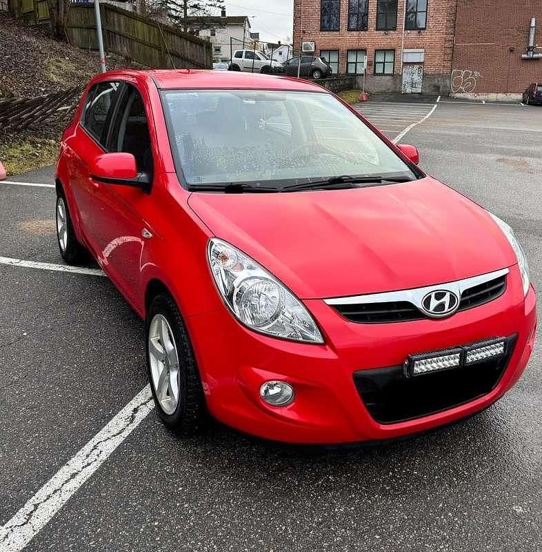 Usata Hyundai i20 Classic 77 CV (56 kW) 2009 Rosso Utilitaria